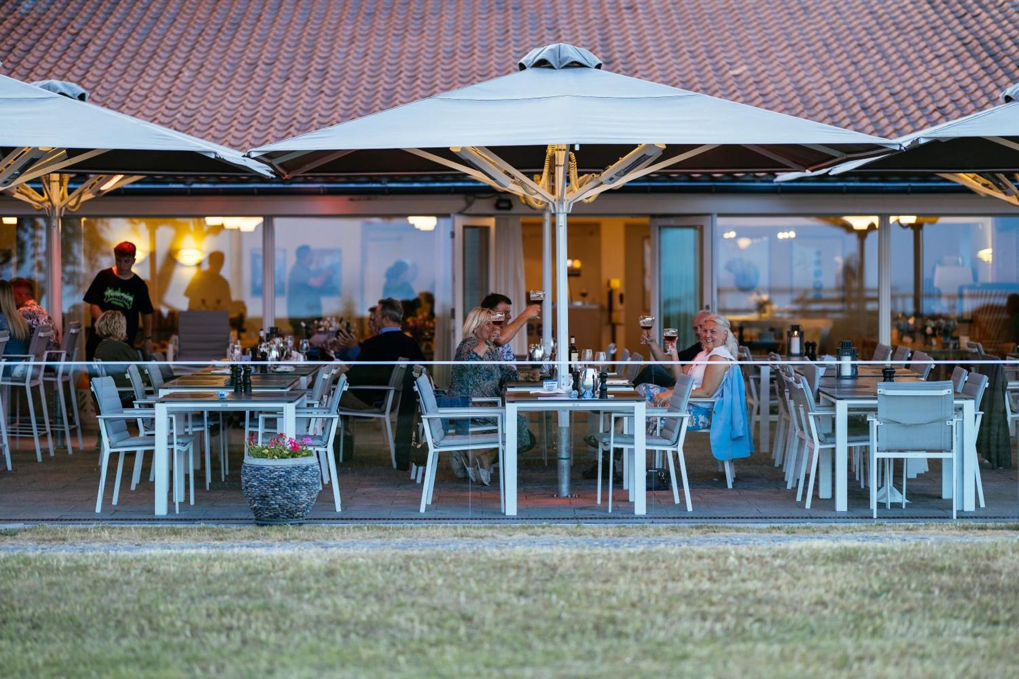 Strandhotel Klinten Aps Рёдвиг Экстерьер фото
