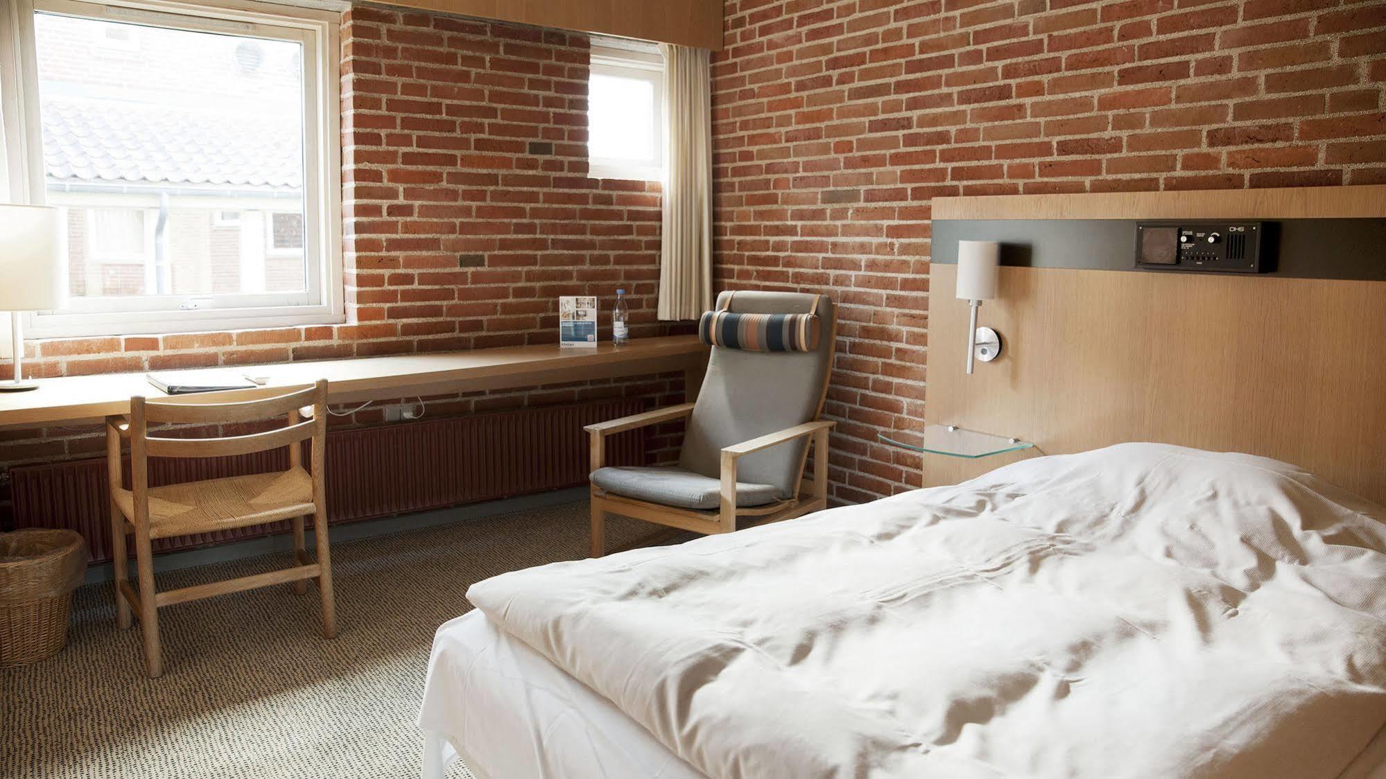 Strandhotel Klinten Aps Рёдвиг Экстерьер фото